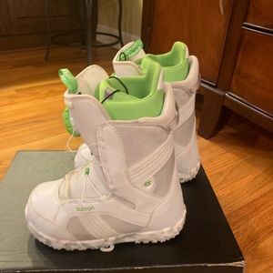 Youth  Burton zipline  snowboard boots